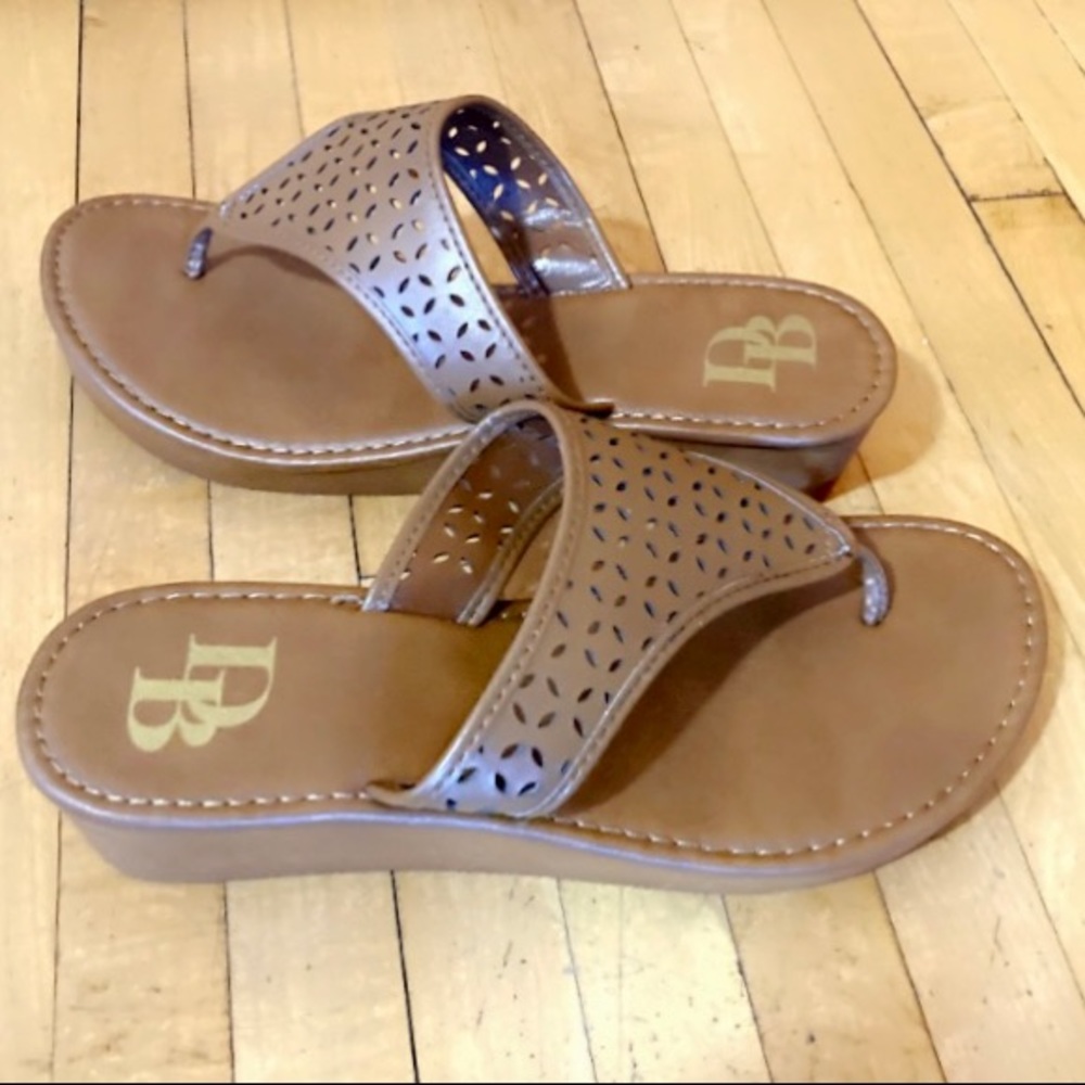 NEW! DB LASER CUT THONG WEDGE FLIP FLOPS